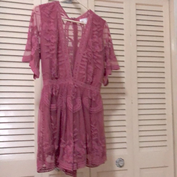 Mauve elegant lace Romper brand Honey Punch - Picture 1 of 4